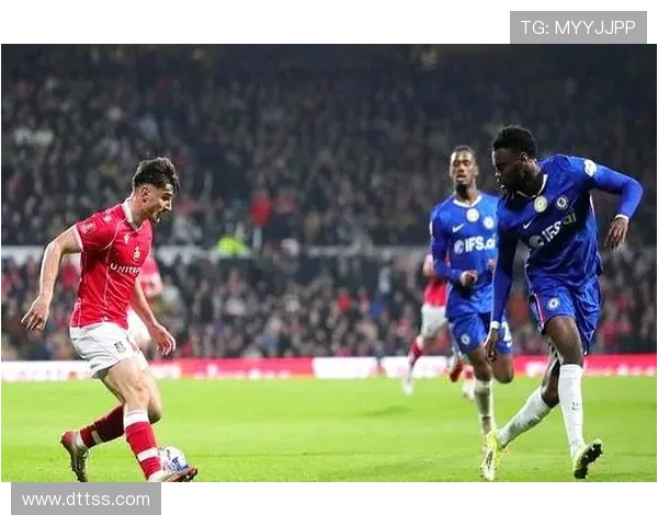 利物浦切尔西争抢哥伦比亚新星